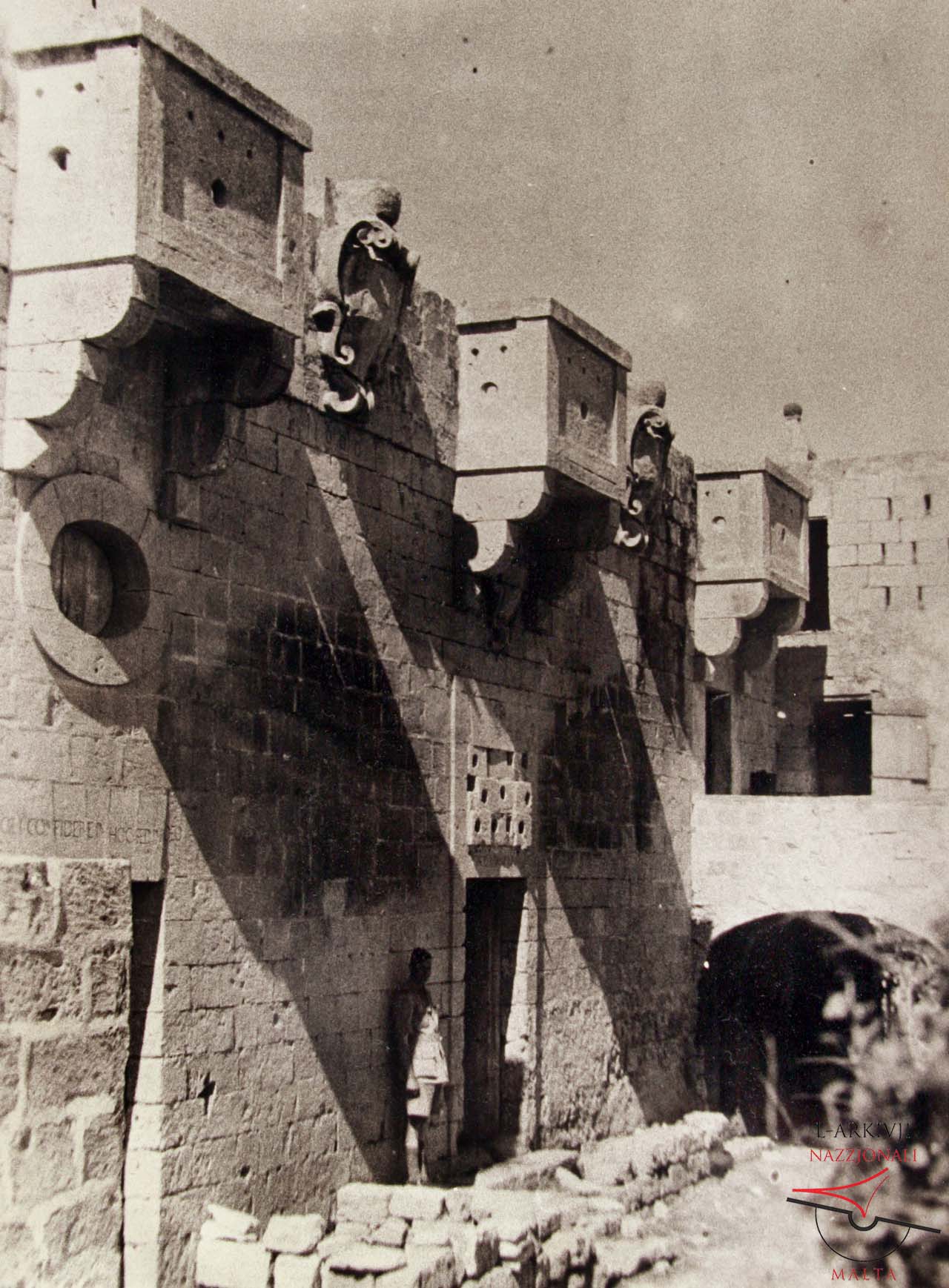 Gourgion Tower's south side courtyard view
