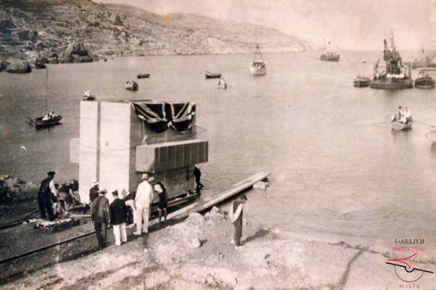 Launching of the first caisson of the breakwater extension