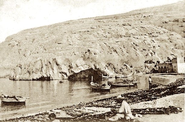 A quiet day at Xlendi bay