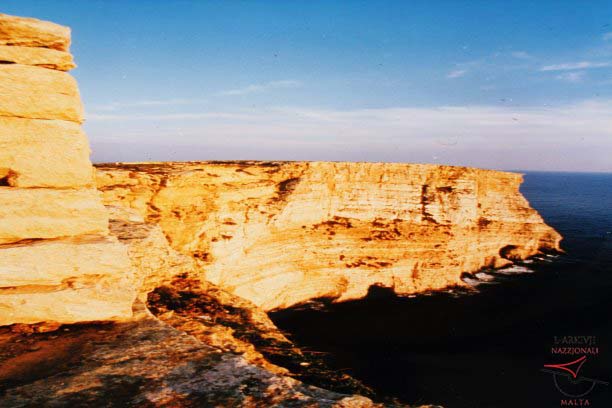 Ta’ Ċenċ cliffs